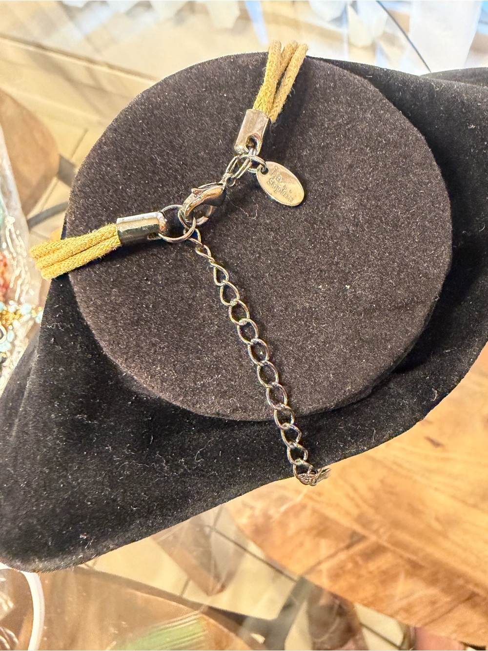 Lia Sophia Gold Tone Shell Pendant Necklace - Picture 2 of 2